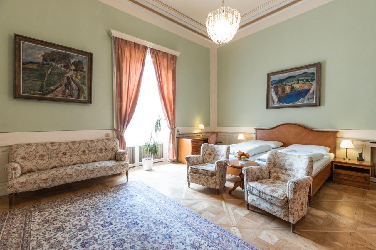 Vila Lanna Prag Exteriör bild
