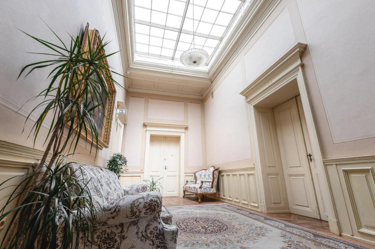 Vila Lanna Prag Exteriör bild