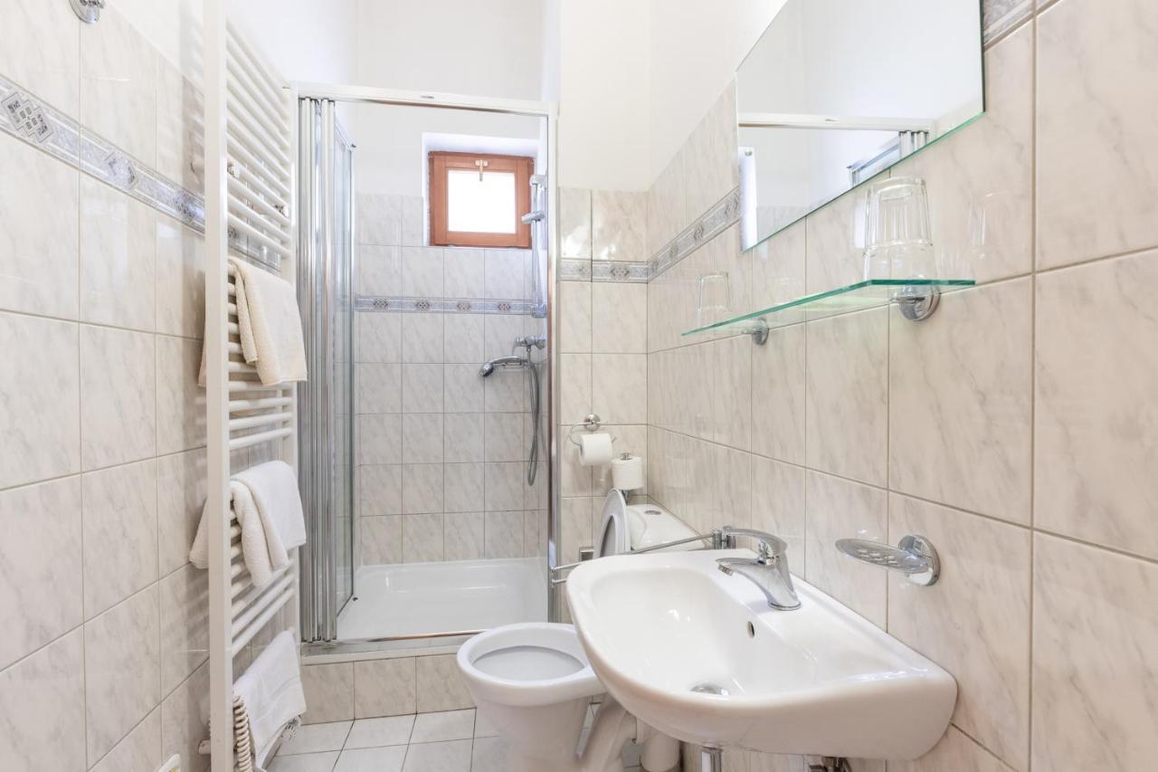 Vila Lanna Prag Exteriör bild